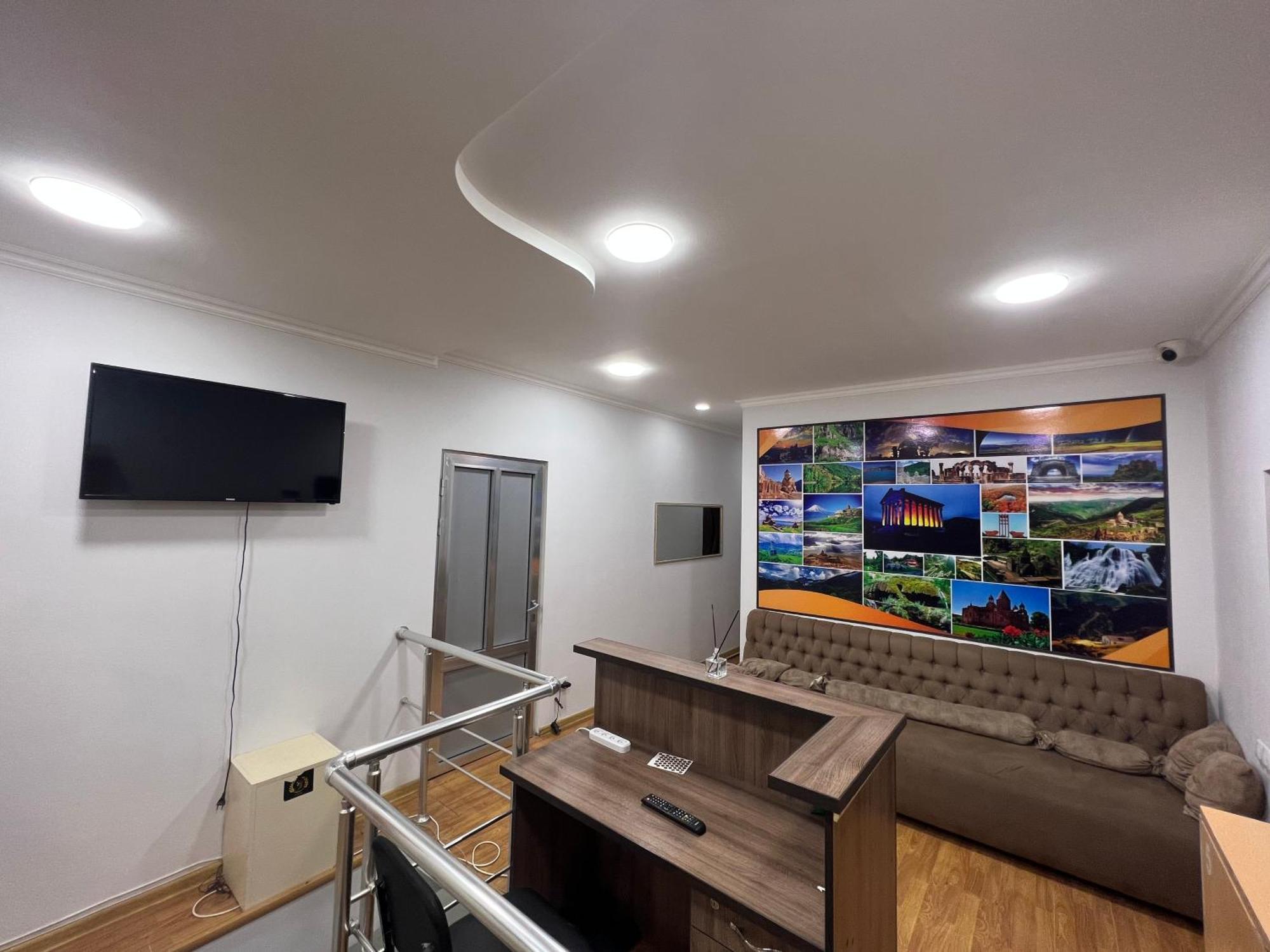 Pushkiin Hotel Yerevan Ngoại thất bức ảnh